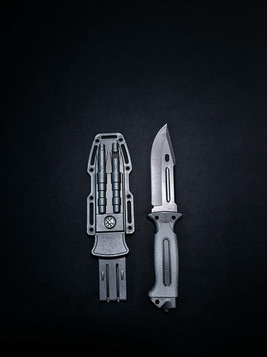 Cutit de supravietuire cu teaca multitool