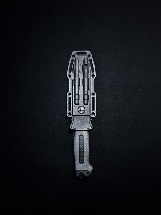 Cutit de supravietuire cu teaca multitool
